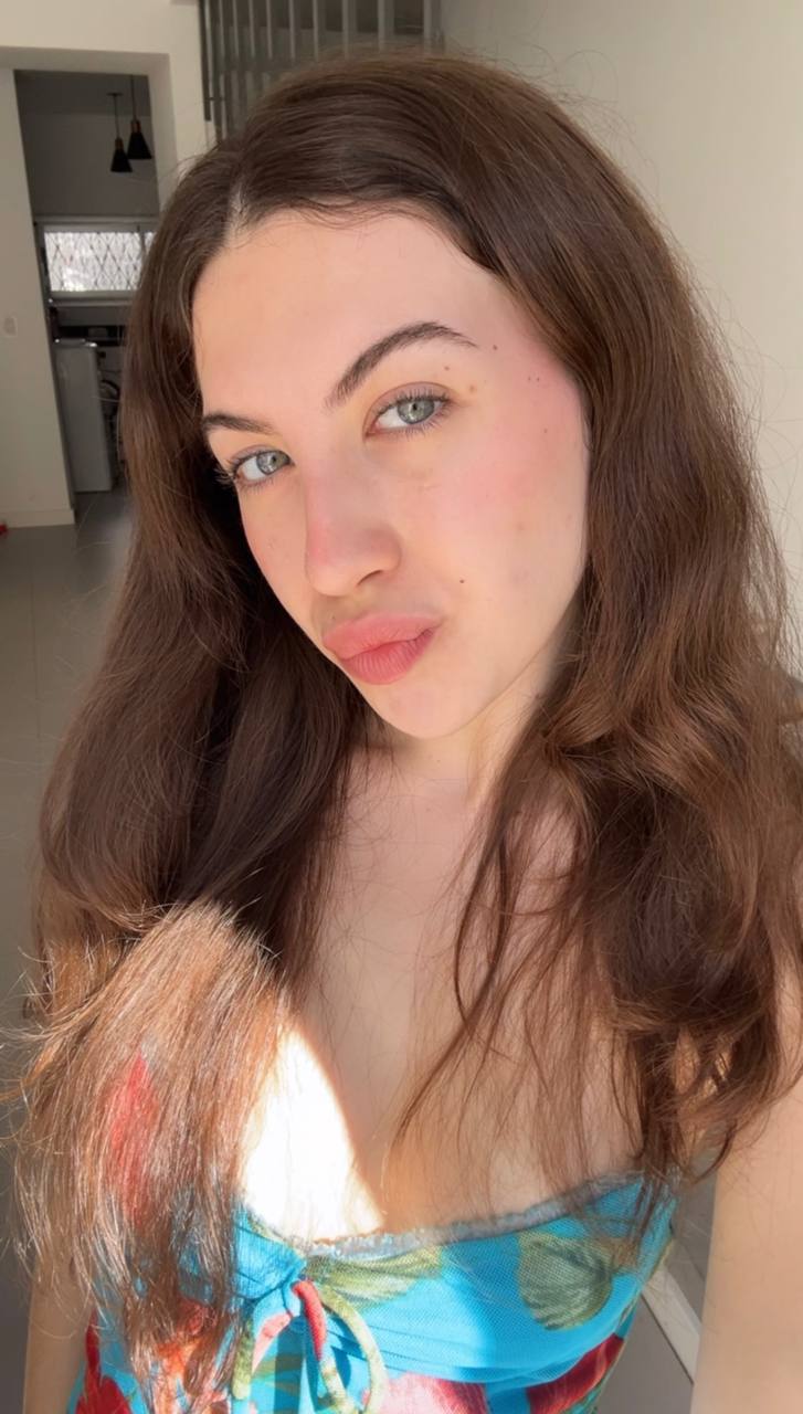 Nude girl Amber in Zhaotong