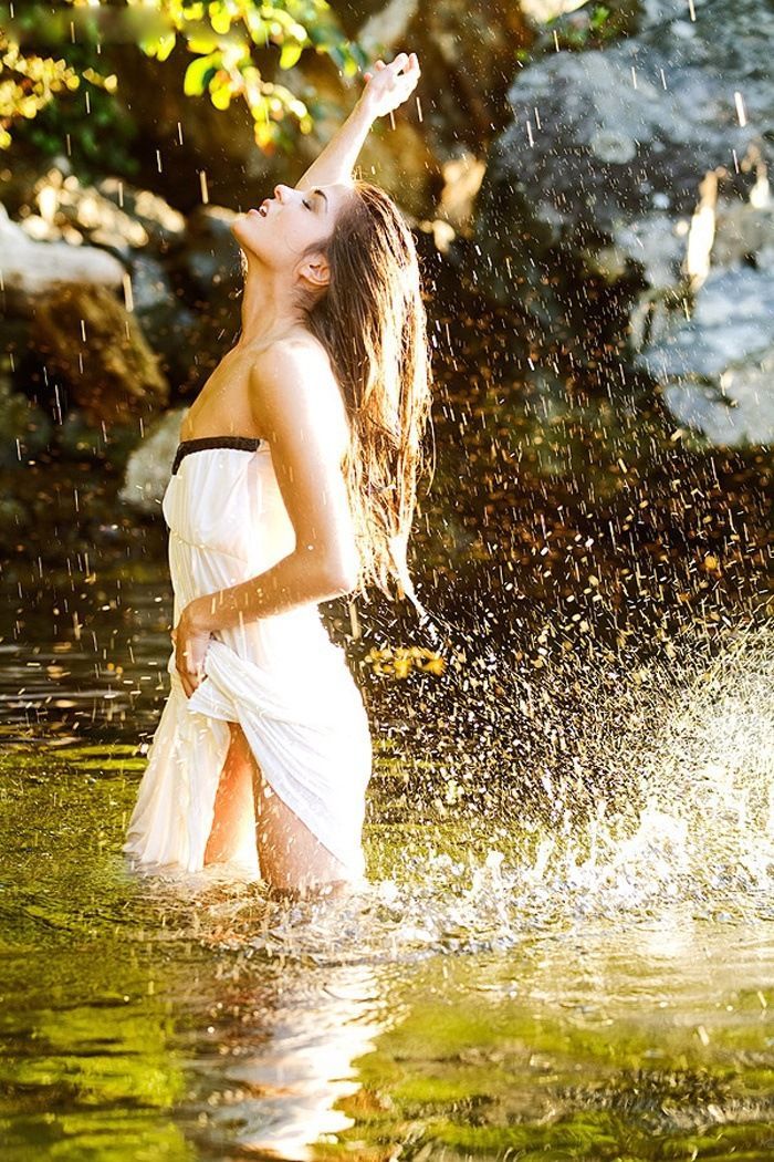 Marie Avgeropoulos in Zhaotong