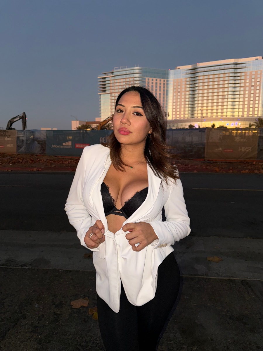 Take a pause and enjoy Ali Cruz — streaming from Zhaotong