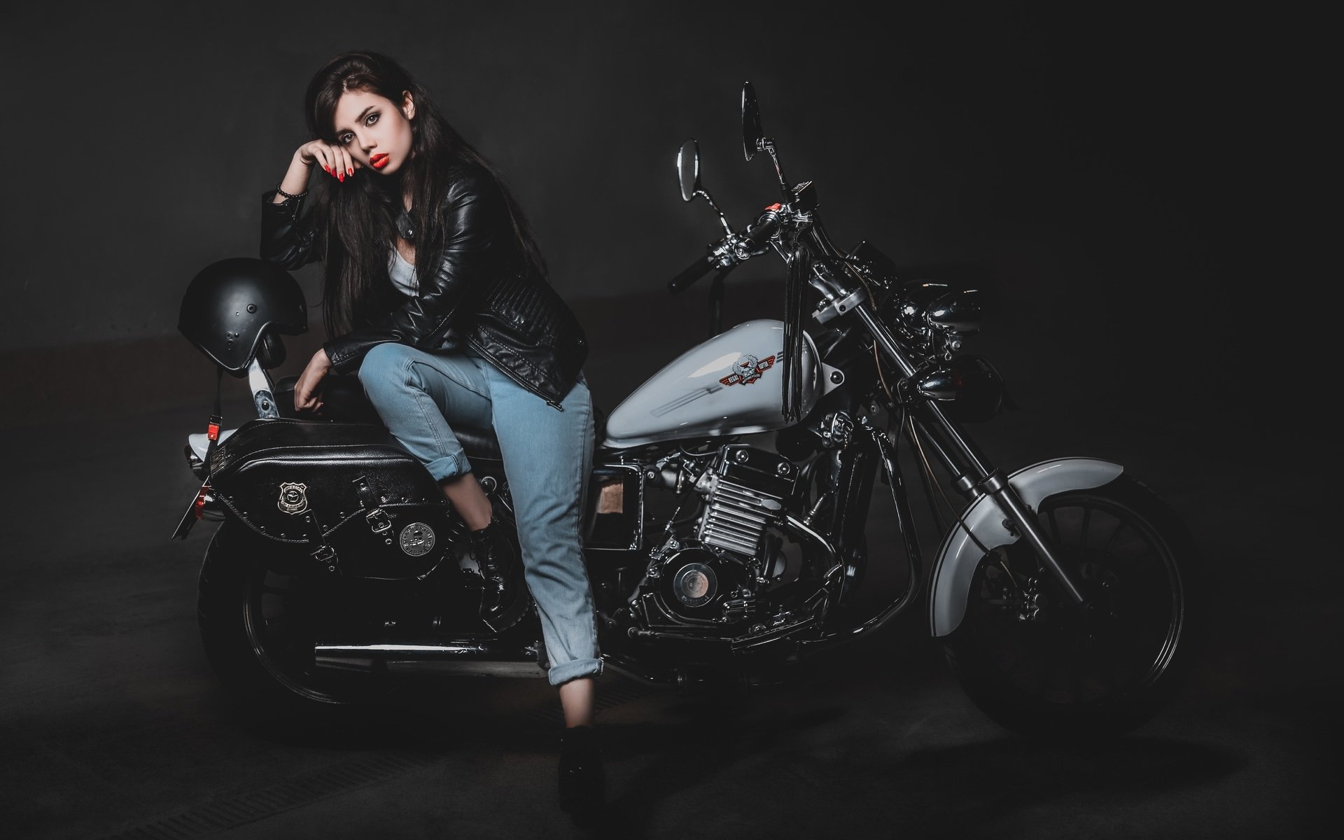 Biker girls: style and drive in Zhaotong