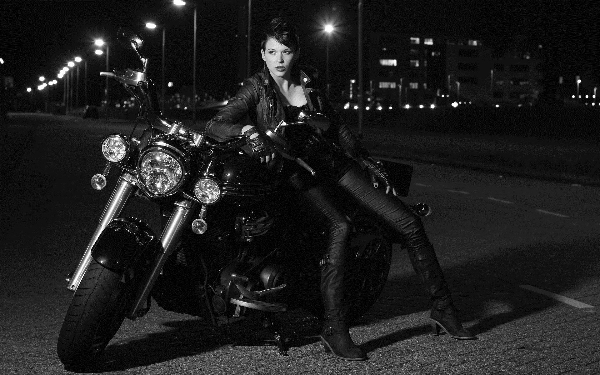 Photo Beautiful girls and motorcycles in Zhaotong
