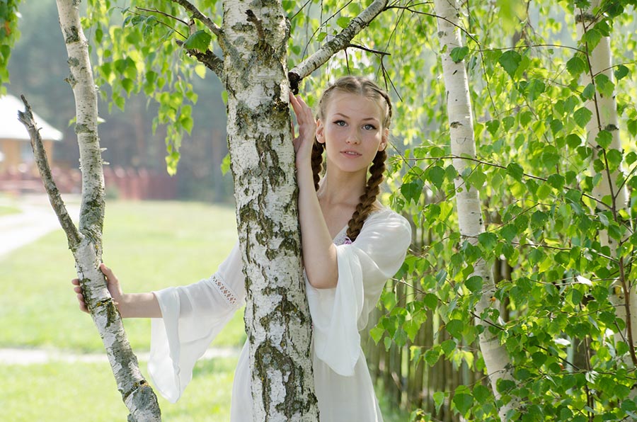 Women in Slavic costumes in Zhaotong