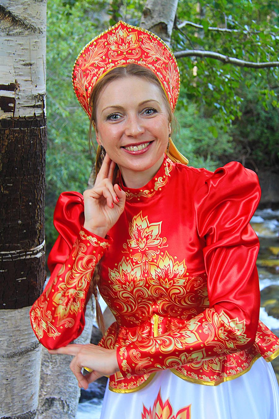 Women in Slavic costumes in Zhaotong