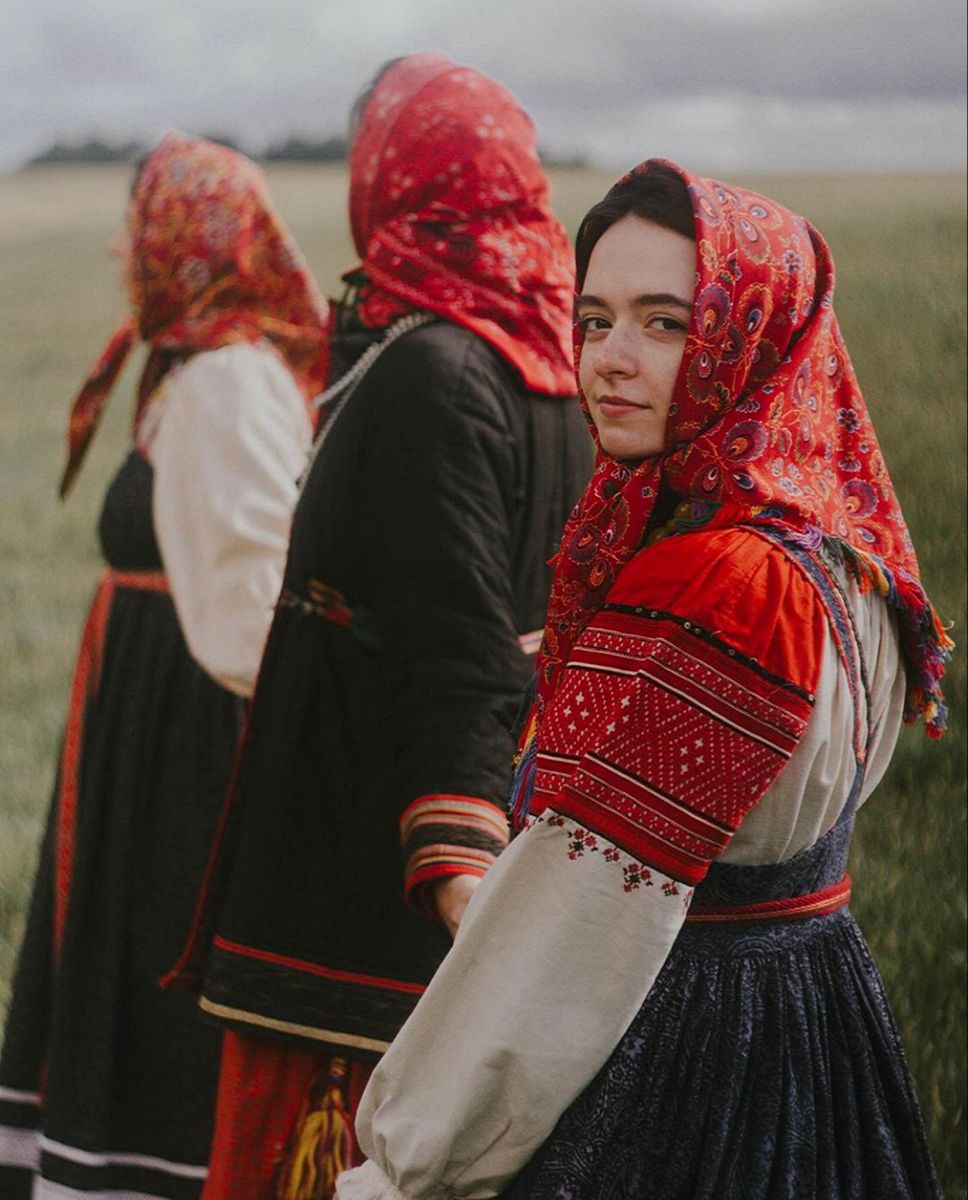 Women in Slavic costumes in Zhaotong
