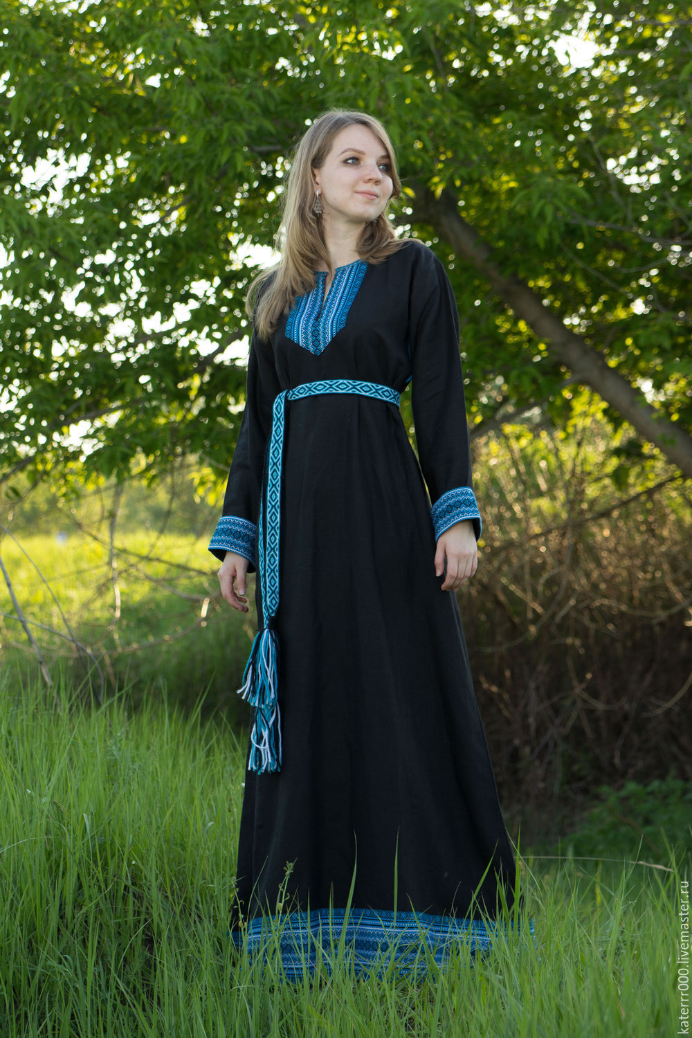 Women in Slavic costumes in Zhaotong
