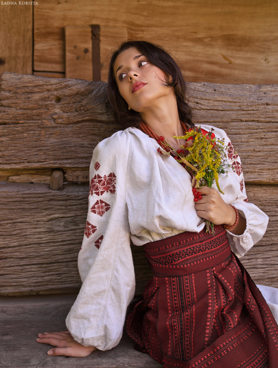 Girls in Slavic costumes in Zhaotong