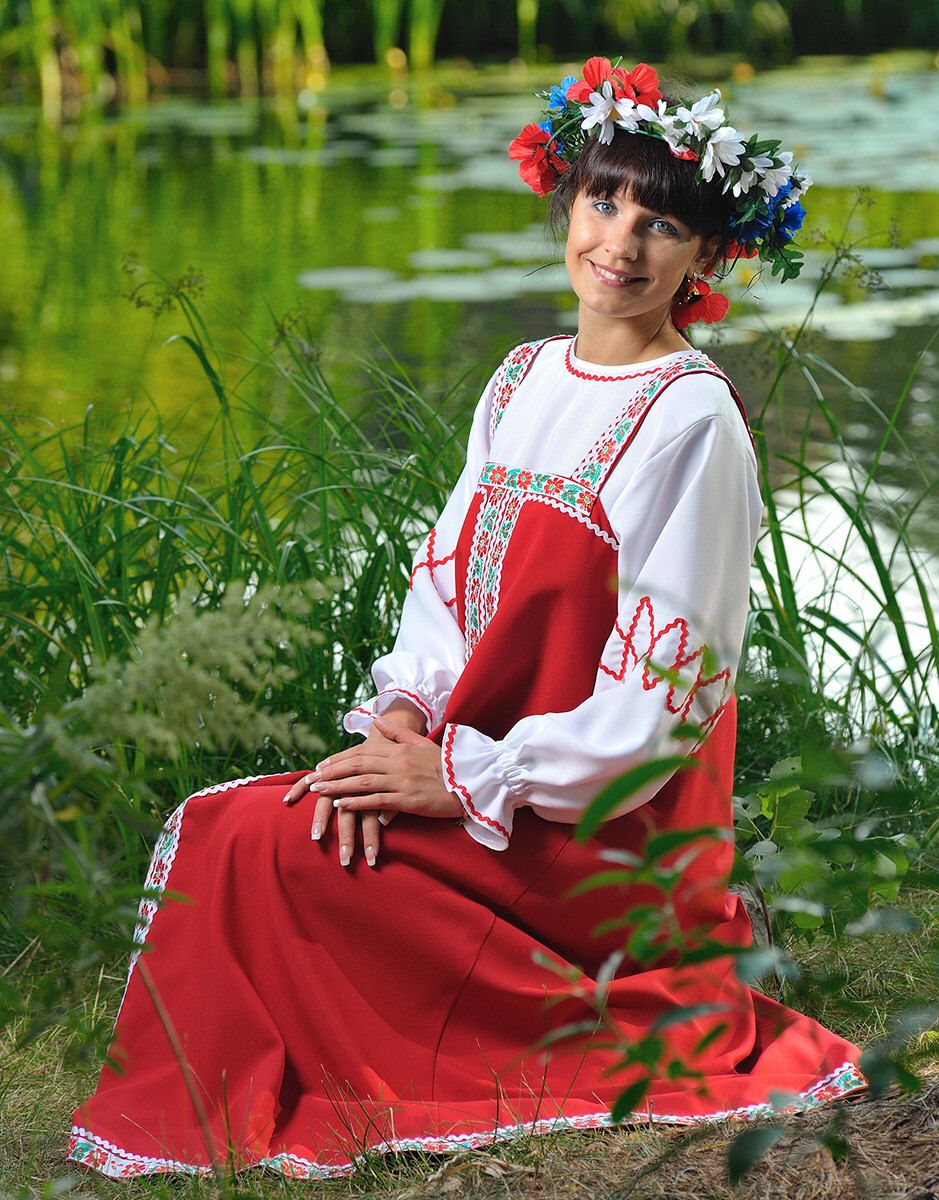 Beautiful girl Girls in Slavic costumes in Zhaotong