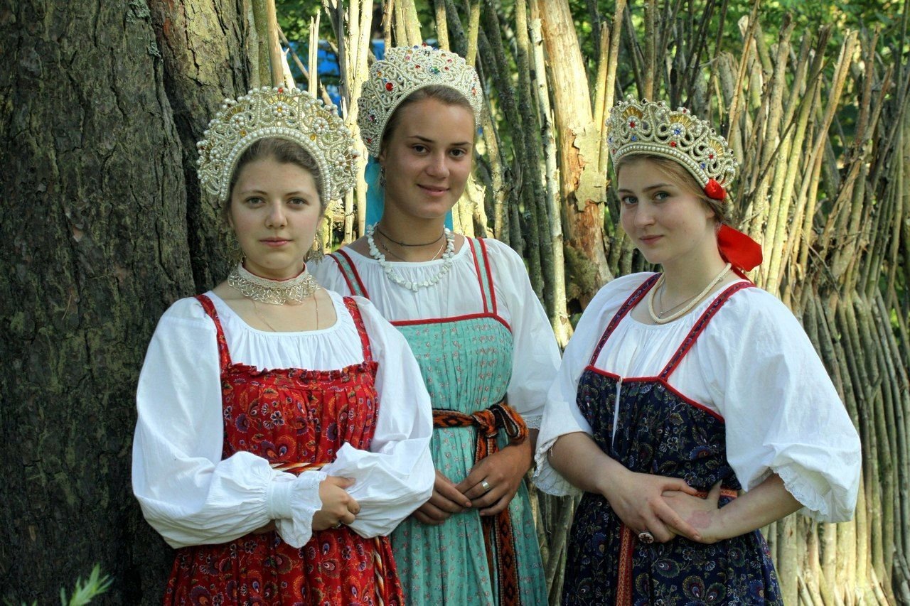 Sexy model Girls in Slavic costumes in Zhaotong