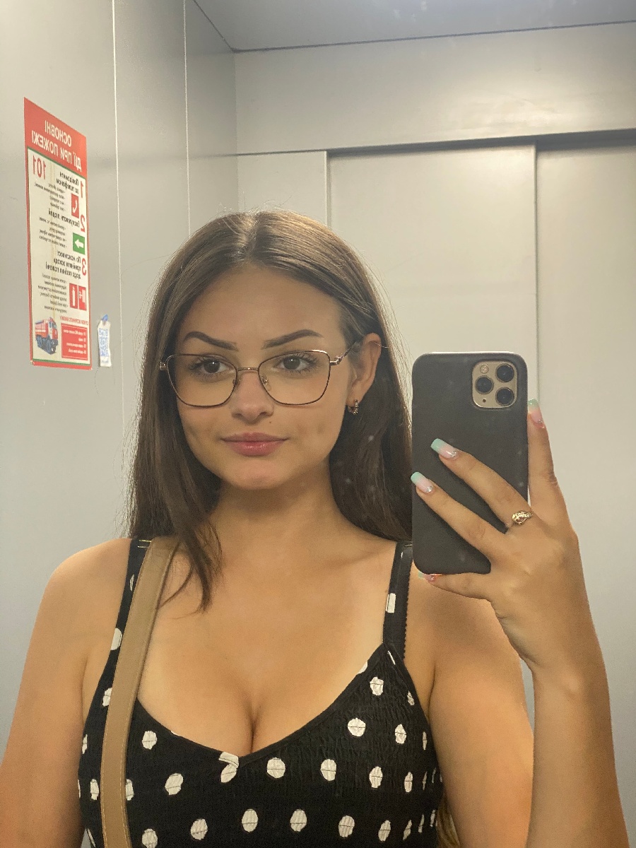 Sexy model Stacy in Zhaotong